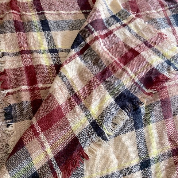 🛍️4 for $15 | 5 for $20 blanket scarf - Picture 3 of 3